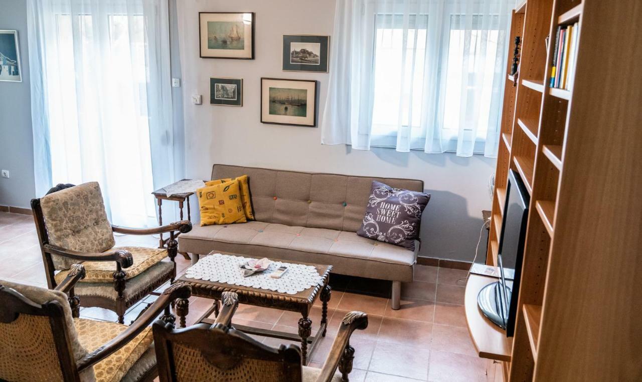 Next To The Sea - Apartment أغيا ترياس المظهر الخارجي الصورة